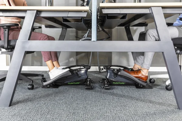 Miniratas TUNTURI Cardio Fit D10 Under Desk bike - Image 4